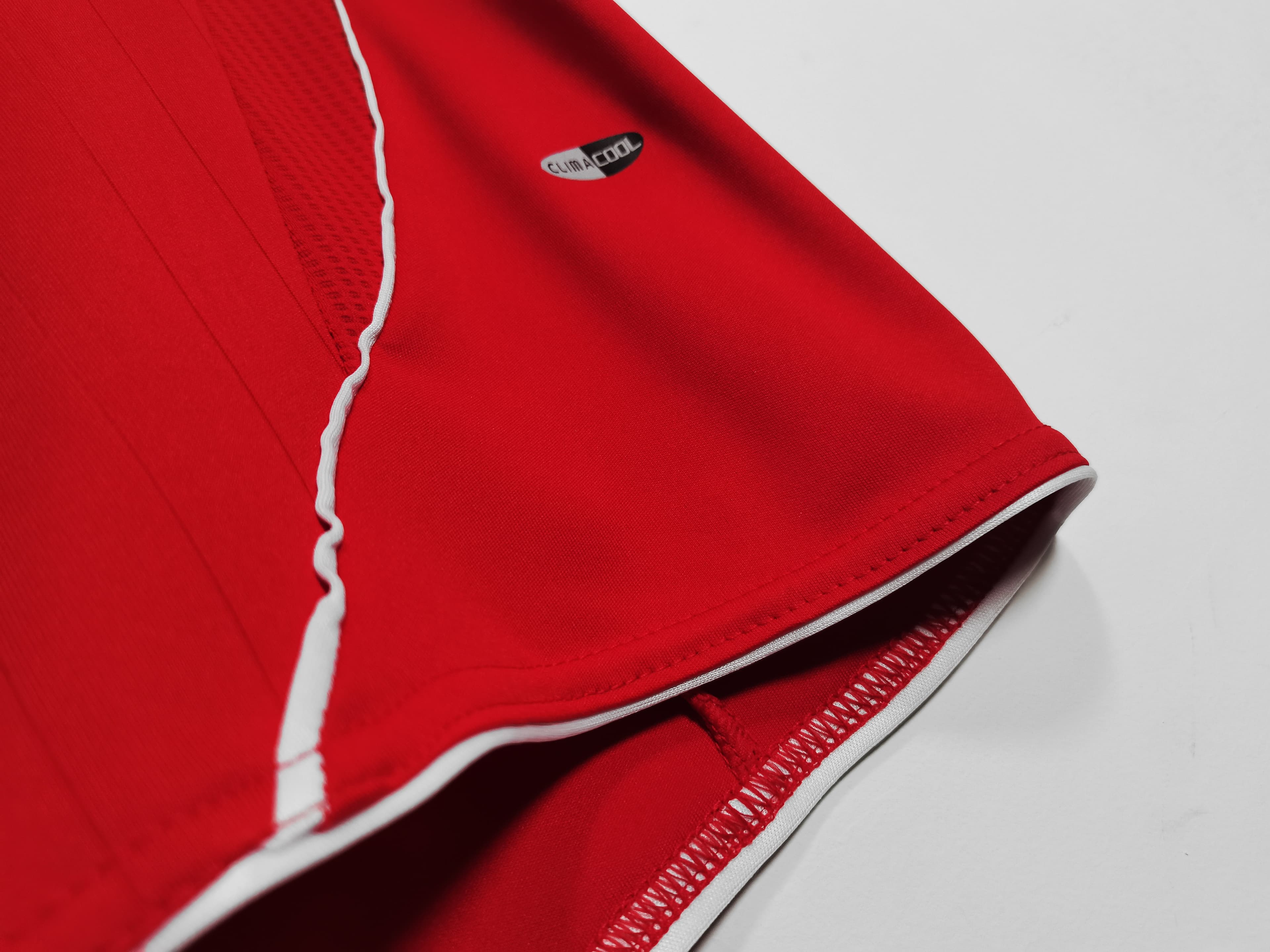 2006-07 Gerrard Liverpool Home Kit 5