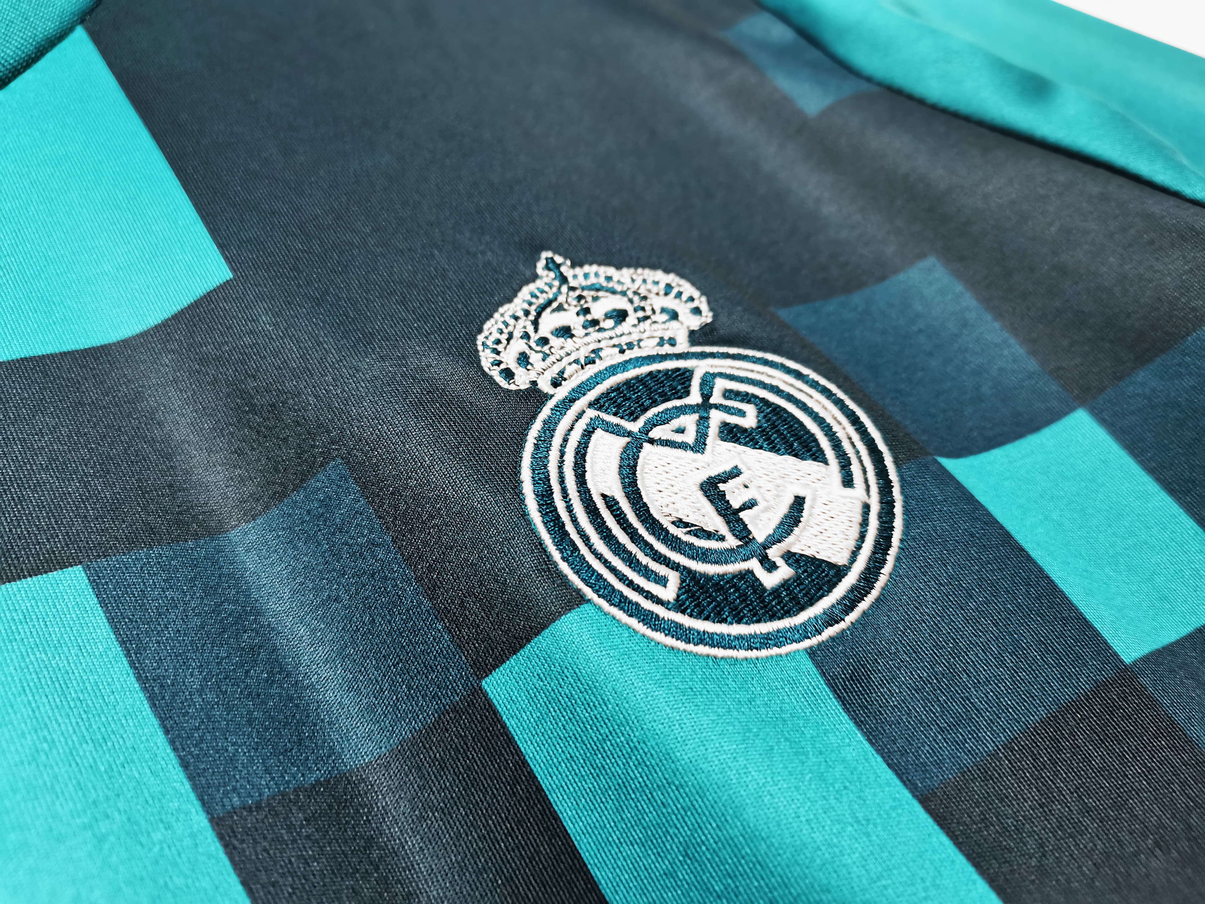 2017-18 Ronaldo Real Madrid Away Kit 6