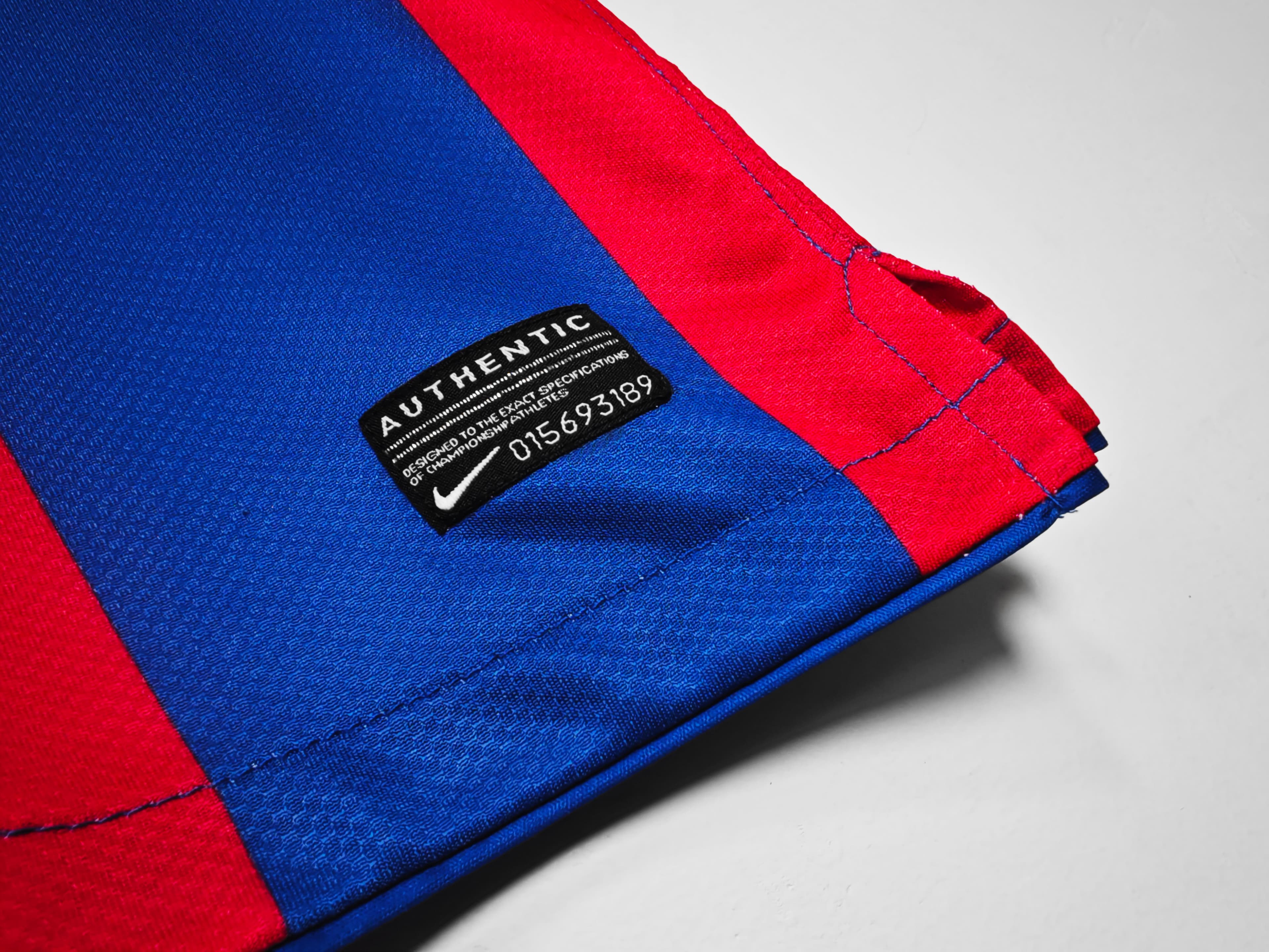2010-11 Messi Barcelona Home Kit 5