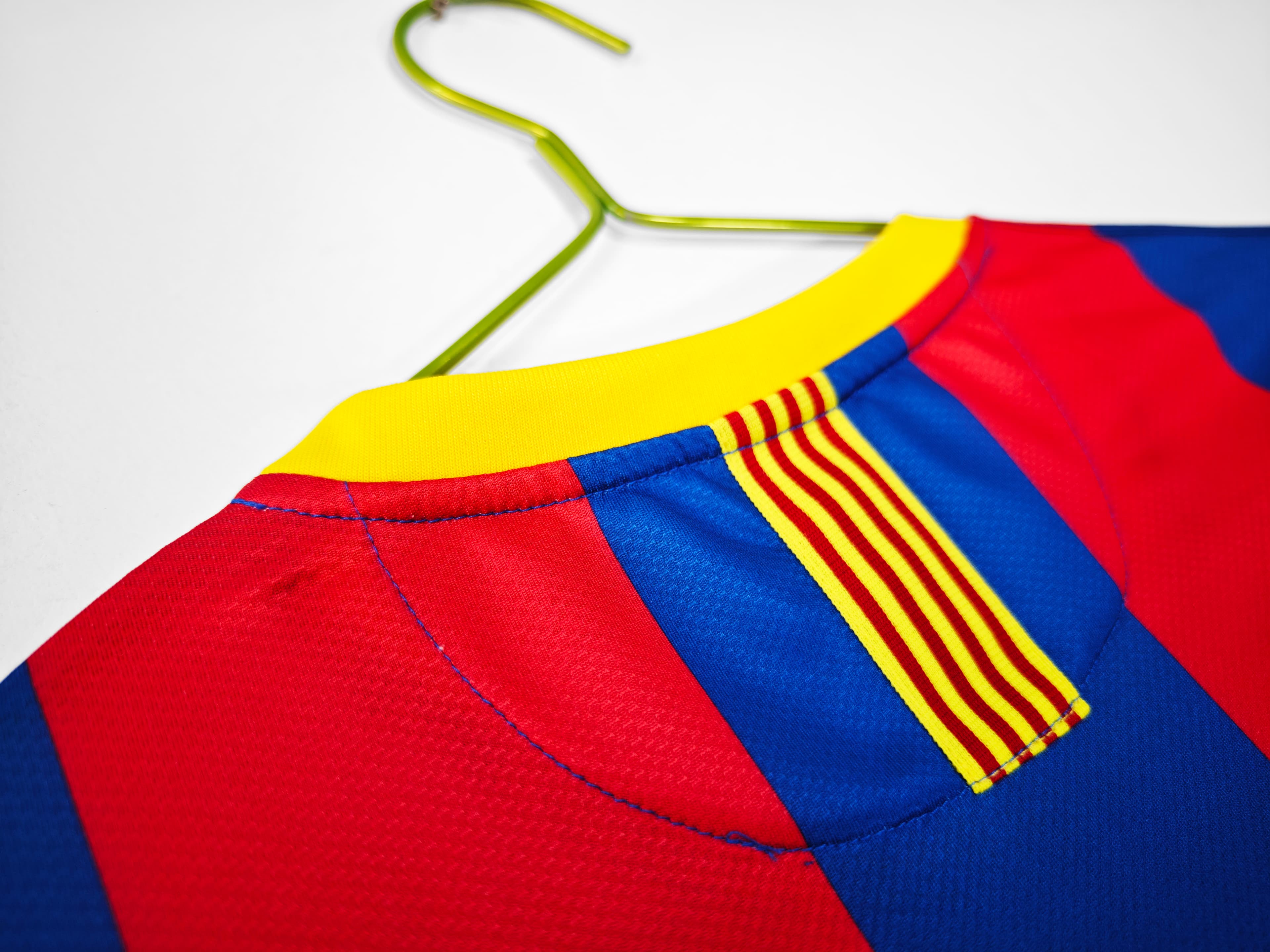2010-11 Messi Barcelona Home Kit 9